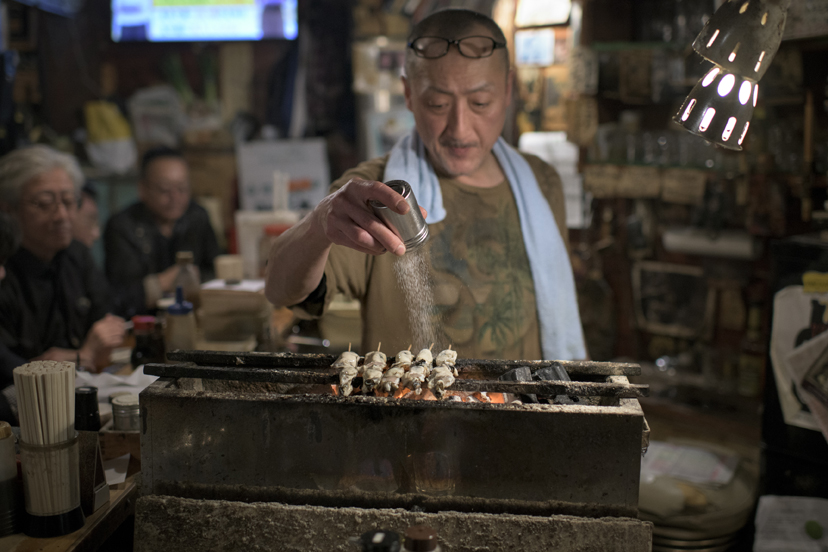 高円寺の「名物酒場」で年甲斐もなくはしゃいだ夜